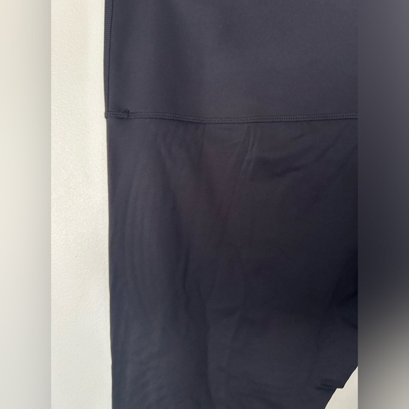 Knix Go with the Flow High Rise Leakproof Legging - Picture 9 of 11